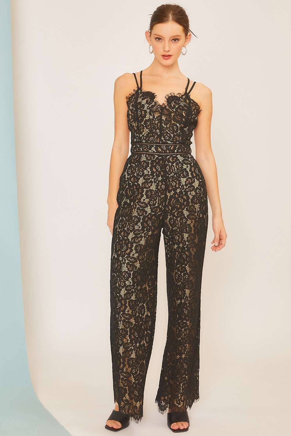 Main Strip - Vente Combinaison – femme - Combishort en dentelle à col en V et bord festonné5