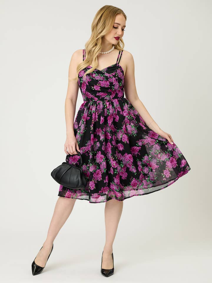 Abito Swing a Fiori Nero e Viola di Unique Vintage per la vendita all'ingrosso da parte di Unique Vintage