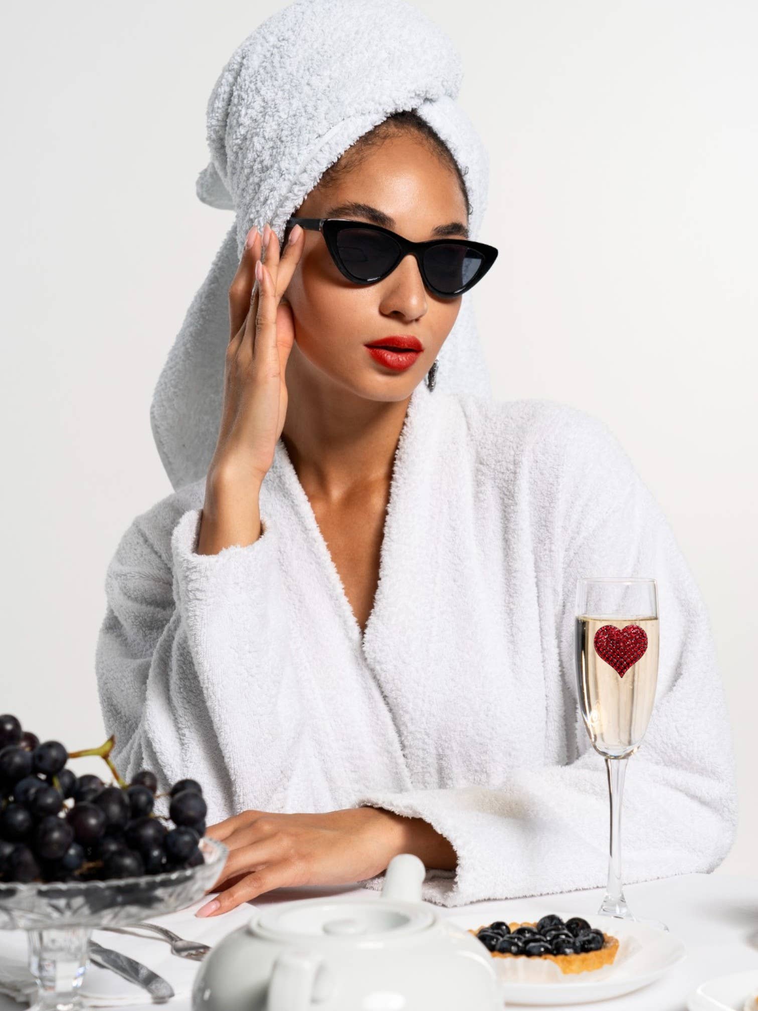 The Queens' Jewels® – Copo de champagne por atacado – Flauta de champanhe com haste de jóias de coração vermelho1