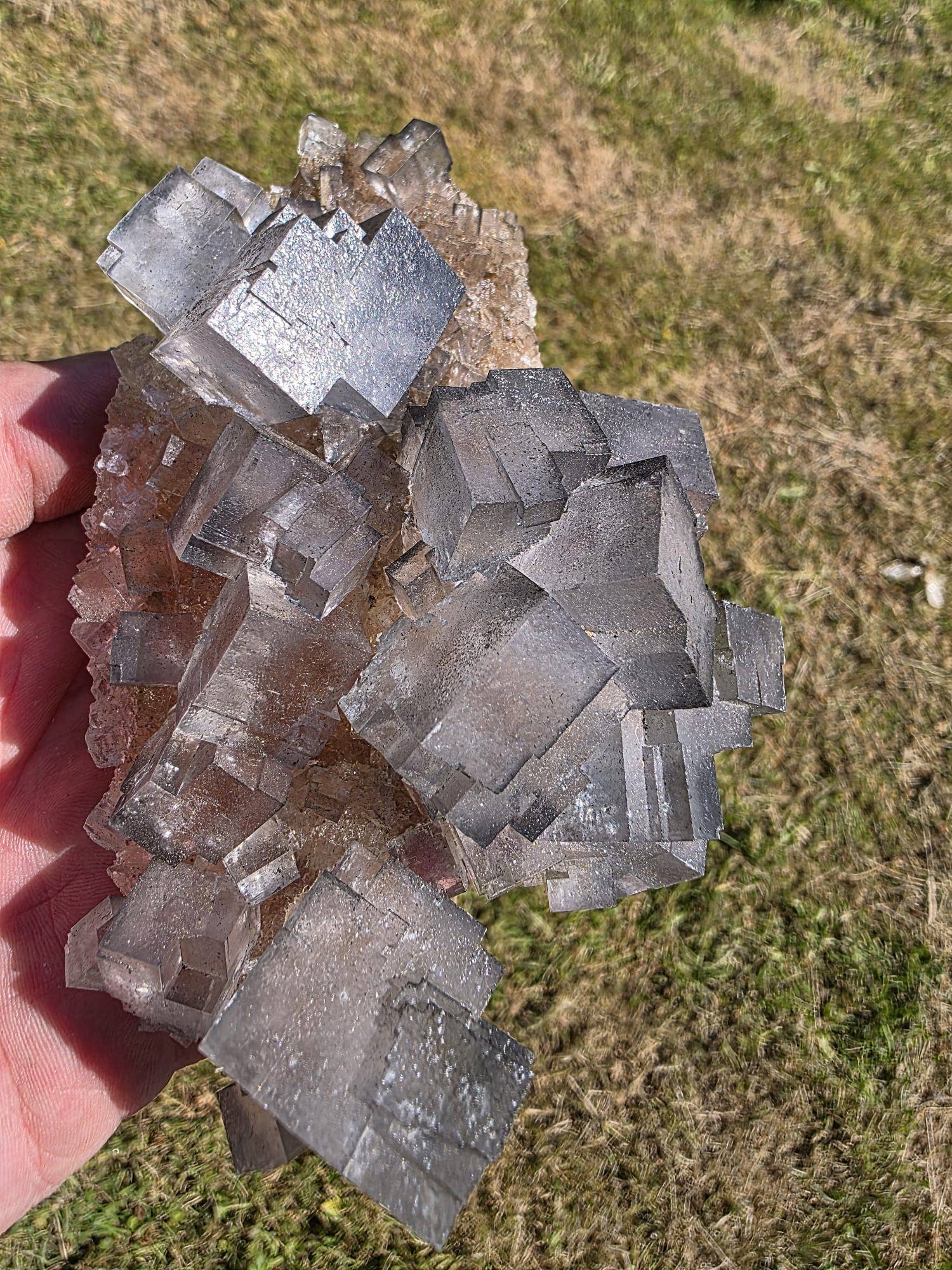 Distinction Crystals - Wholesale Spiritual Stone/Crystal - Halite Salt Crystal Clusters 300-400g2