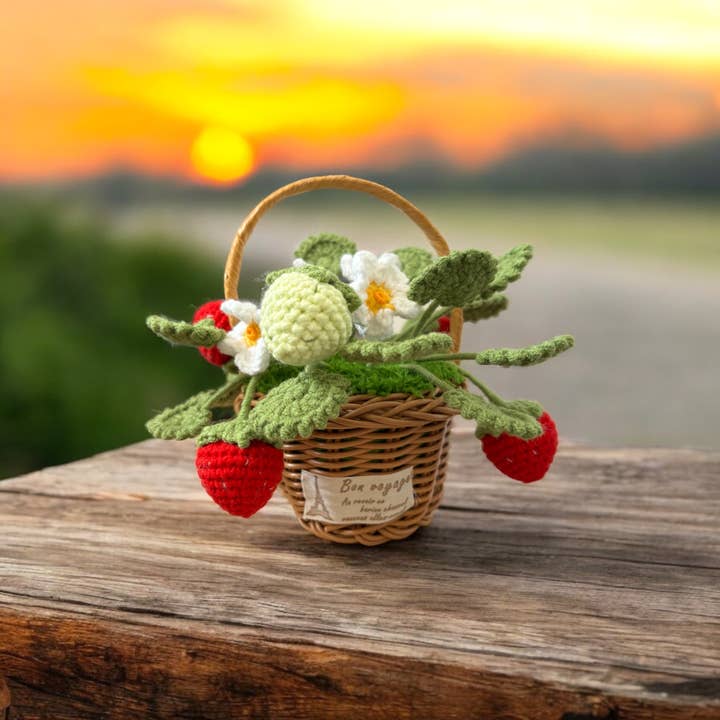 Crochet Whispers - Vente Échantillon pour commerçant – décoration d'intérieur - Panier à fraises au crochet fait main