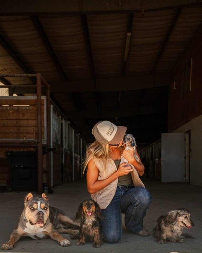 CAQUI Chaleco reversible para mujer con Sherpa - L-24603 de venta al por mayor en Faire6