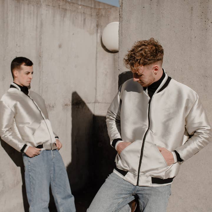 Bombers Oma Gold unisex para venta al por mayor de Julie Bonnard