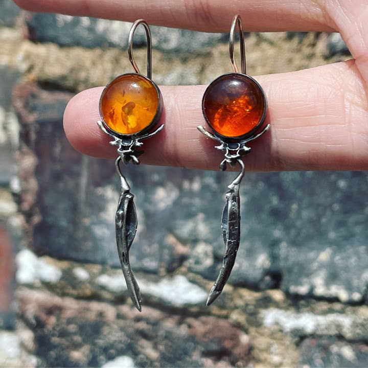 Boucles d'oreilles Mascella en argent sterling et ambre pour la vente par Creature's Virtue