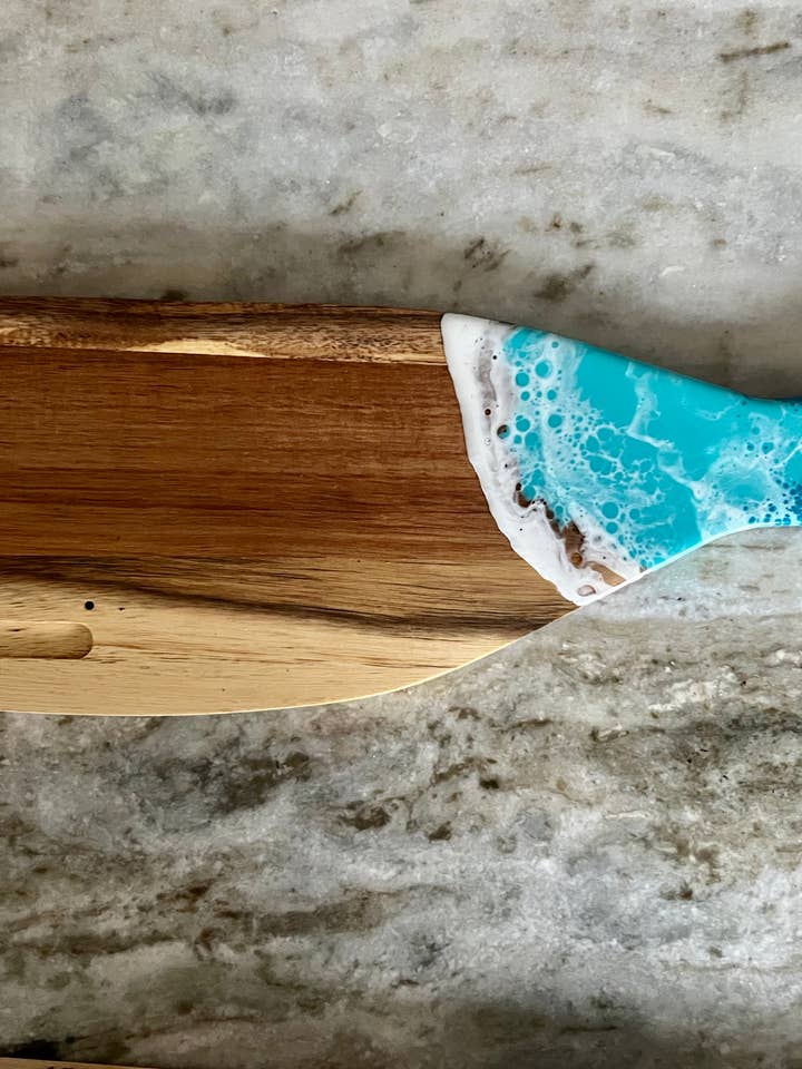 Whale cheese board Acacia wood for wholesale by Nikita Fine Art LLC