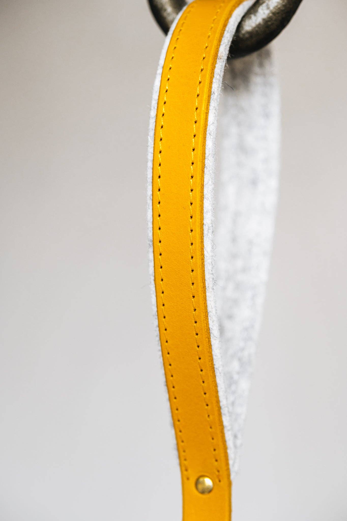 BAND&ROLL - Wholesale Pet Leash - Dog - LIGHTWEIGHT SHORT LEATHER LEASH. HITCH air27