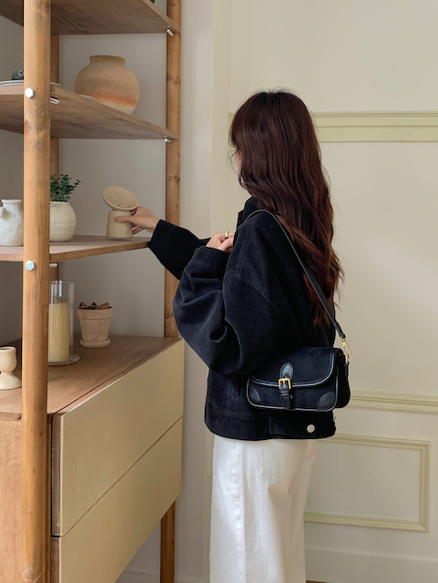 Pretty Persuasions – wholesale Axelremsväska – Dam – P24125 Axel- och crossbodyväska i mockaliknande mikrofiberläder3