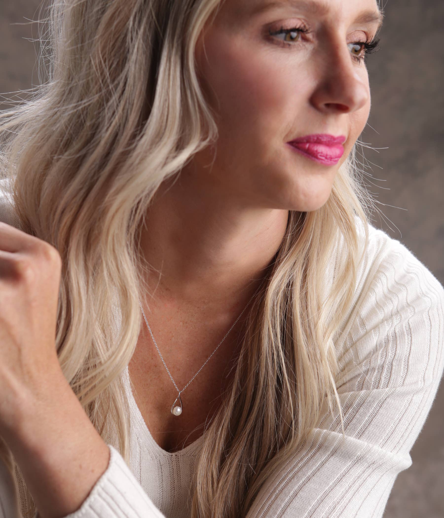 Cherished Moments - Wholesale Pendant/Charm Necklace - TC-Keepsake Jewelry Gift for Sister - A Treasure Friend4