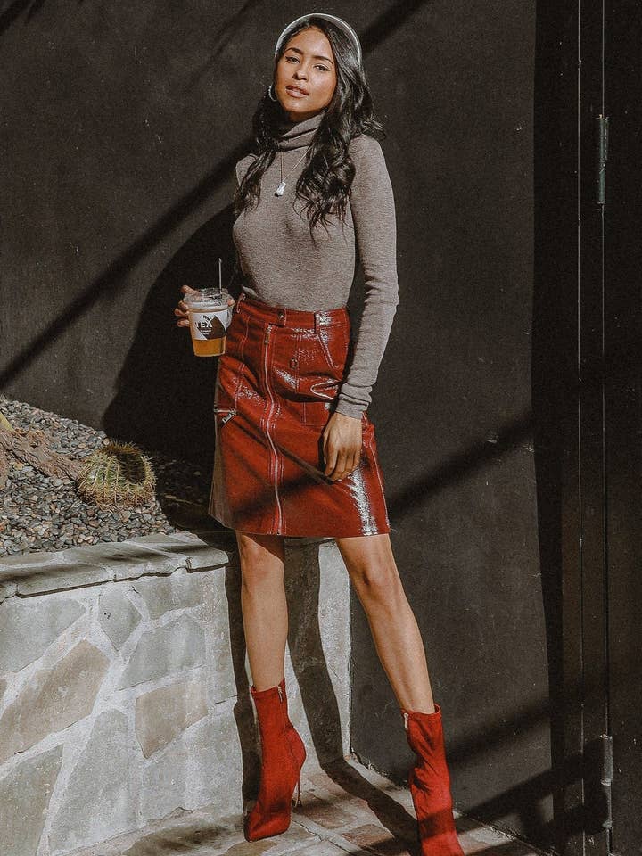 Falda lápiz con cremallera de piel sintética burdeos para venta al por mayor de MUSE FASHION