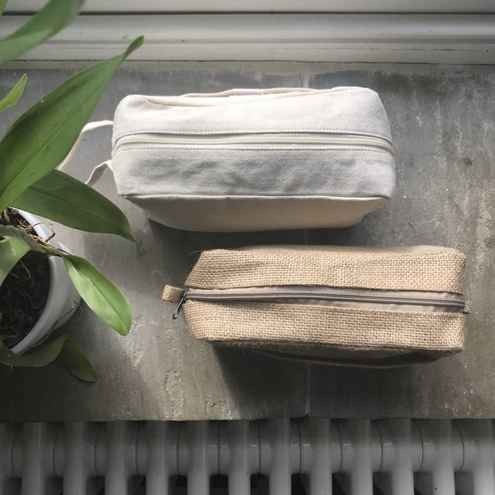 BombusLeaf – wholesale Make-up/cosmetic bag – Cosmetic / Toiletry Bag - Sustainable, Unbleached Cotton3