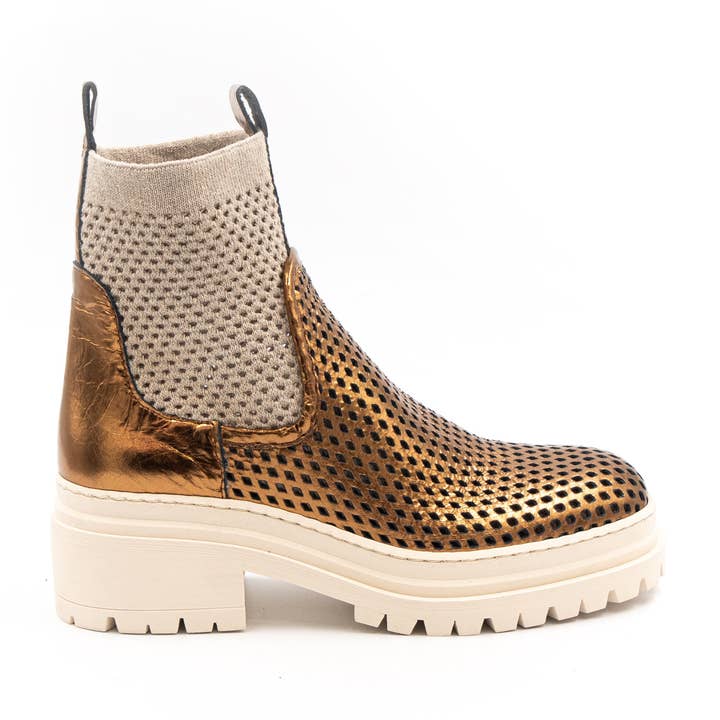 Fox for wholesale by Casta