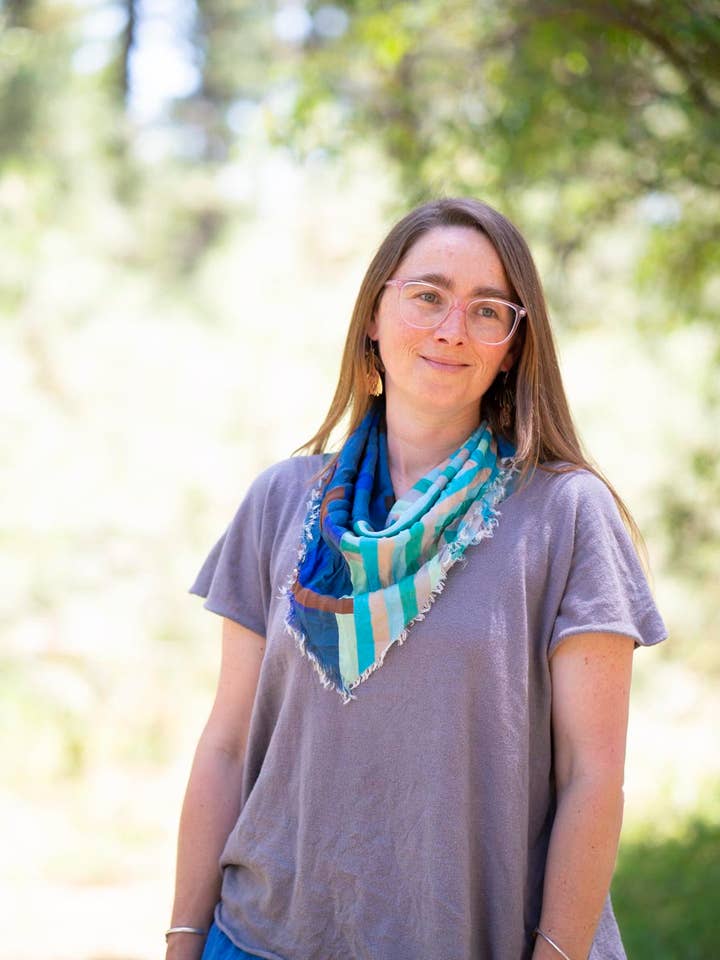 Winter aan de Kust - Gekruist - Zuivere Zijde Bandana Sjaal voor wholesale door Made Wherever I Am