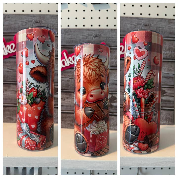 Cadeau de la Saint-Valentin, Vache Highland, Cadeau de Chocolat et Cœurs pour la vente par LakeDazes