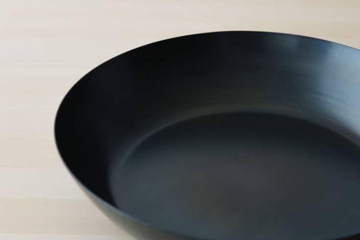 Japacolle — Japan Collections | See Latest News in "About" - Vendita all'ingrosso Stoviglie in ghisa - KAMOSHIKA Padella in ghisa 6