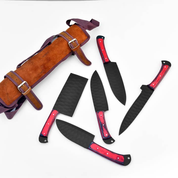Titan International - Wholesale Knife Set - 5-Piece Knife Set / With Leather carry Bag1