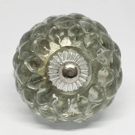 bouton en verre « Glamour » pour la vente par The Cherry in the cake