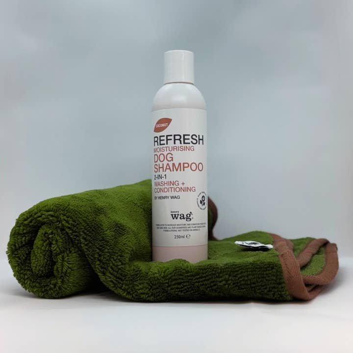 Coconut Moisturising 2 in 1 Dog Shampoo & Conditioner for wholesale by Henry Wag
