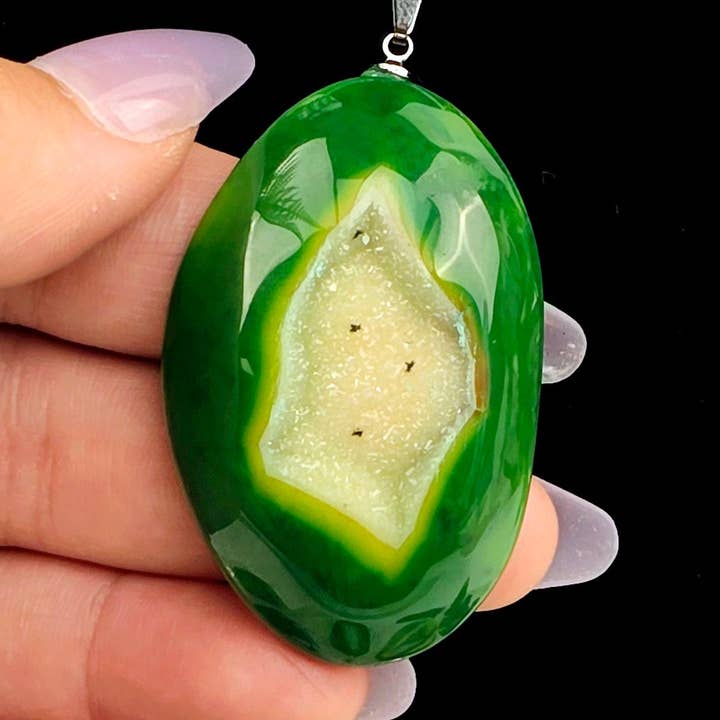 Colgante de cristal Druzy de ágata, teñido de verde para venta al por mayor de Rock Paradise