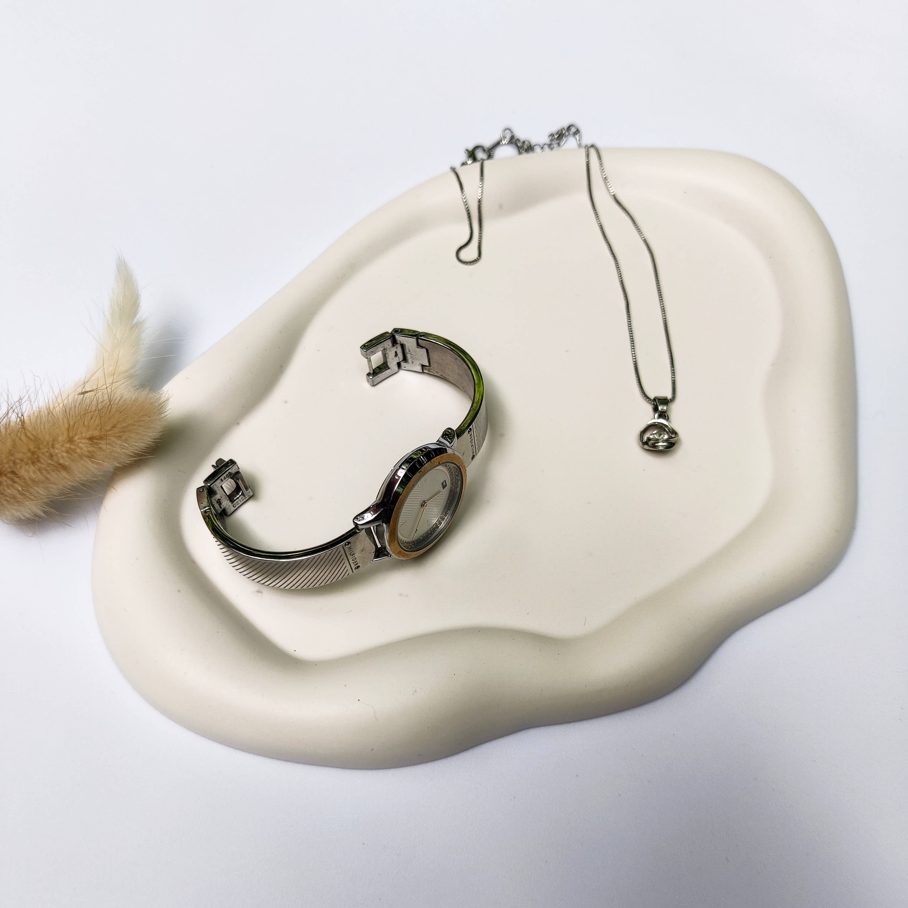 The Sage Rose Studio - Wholesale Jewelry Dish - Wavy irregular white tray, cloud jewellery display dish1