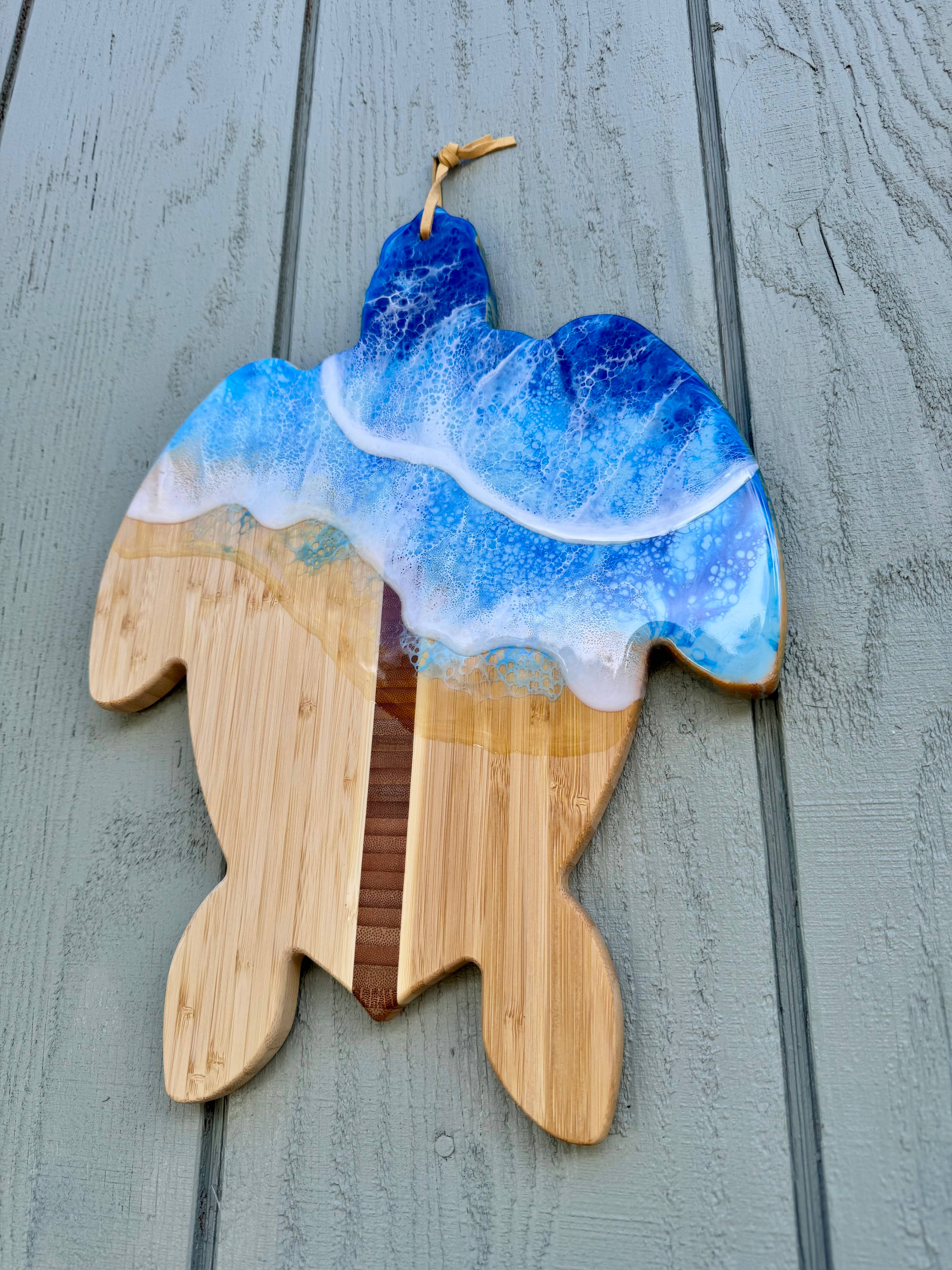 TBM Creations LLC - Vente Plateaux à fromage - Planche à fromage en résine Tortue | Planche à charcuterie Honu fabriquée à Maui4