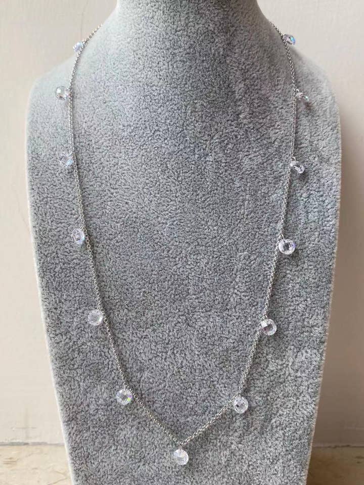 Crystal Elegance Station Necklace - Timeless Minimalist Sparkle for wholesale by By lilly Paris