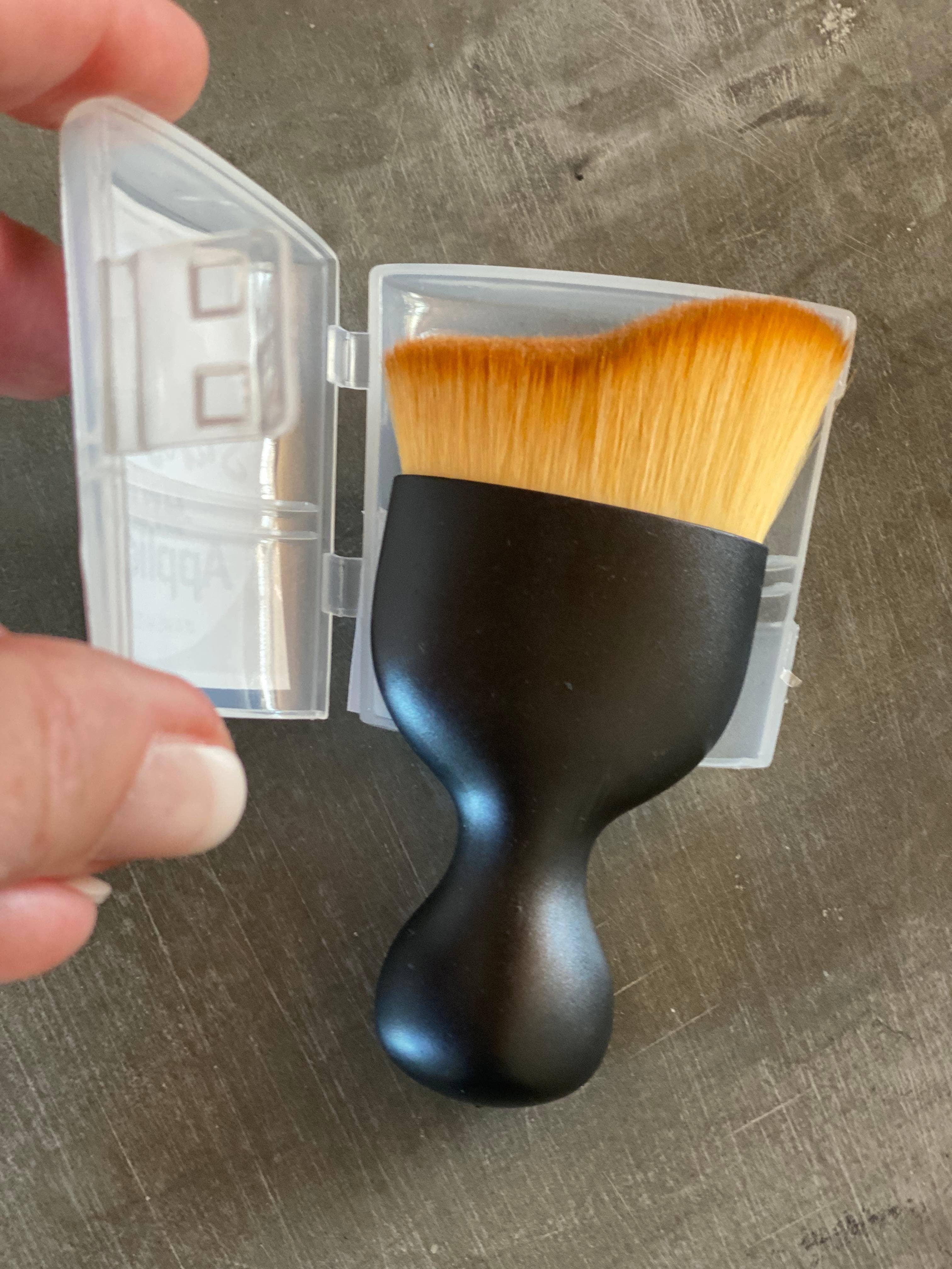 LaaTeeDa Sports - Wholesale Sunscreen - SunScreen Brush Applicator4