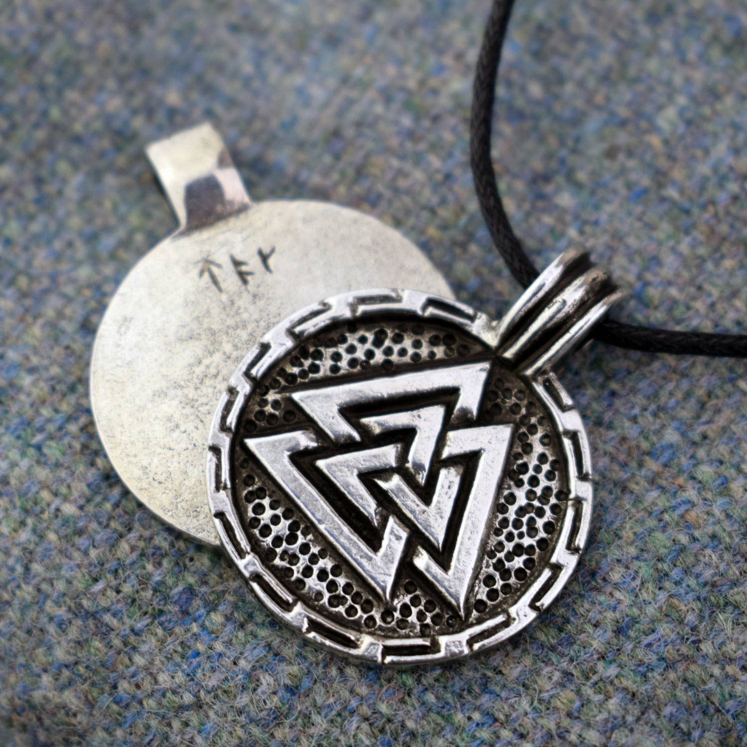 Asgard - Wholesale Pendant/Charm Necklace - Round Valknut Viking Pendant1