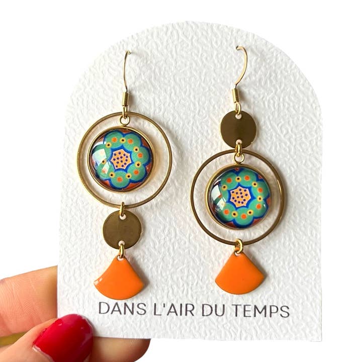 Dans l'Air du Temps Bijoux - Wholesale Dangle Earrings - Asymmetrical green and orange flower earrings with gold or silver finish4