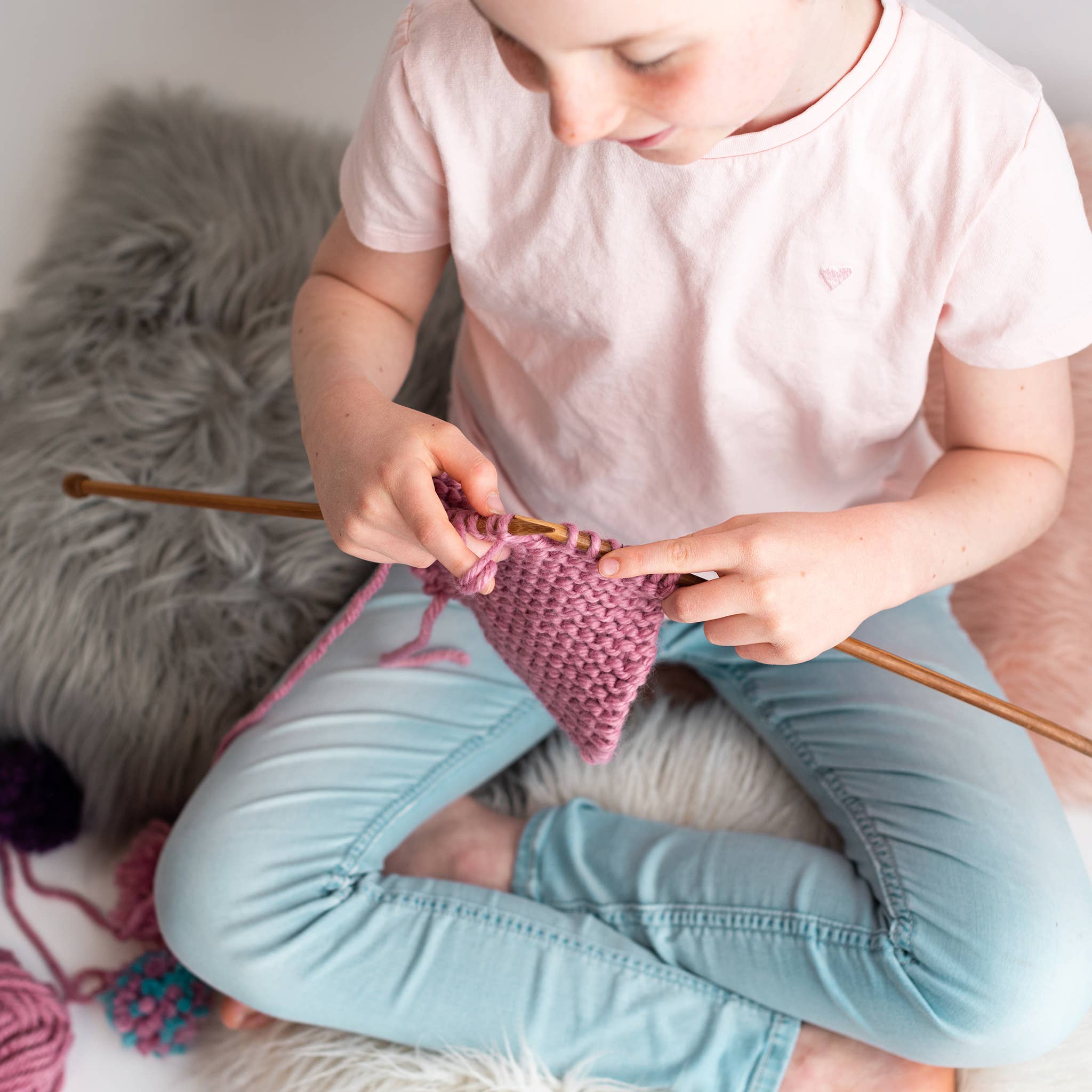 Stitch & Story – Artigos de tricô/crochê por atacado – Knitters of Tomorrow - Kit de tricô infantil8