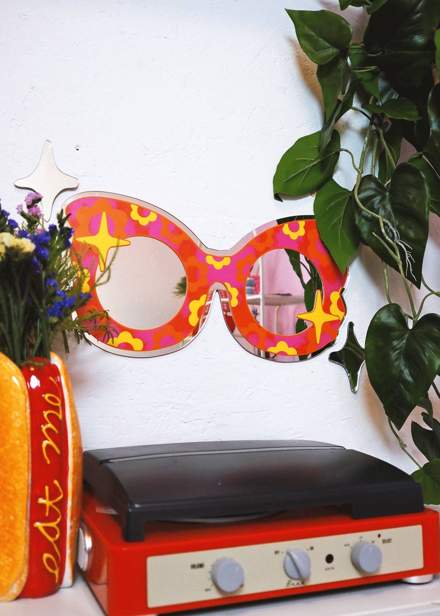 Printed Weird - Wholesale Wall mirror - 70s Retro Flower Sunglasses