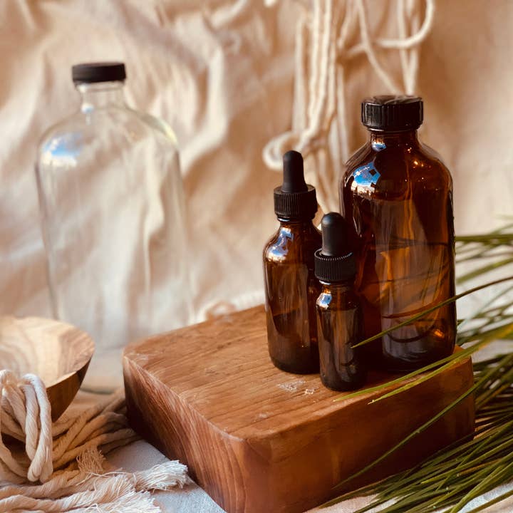 TOZA - Wholesale Essential oil holder - Boston Round Glass Amber Bottles1