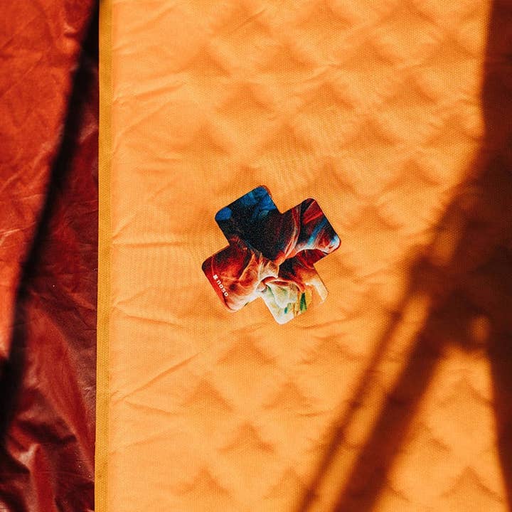 Noso Patches – Großhandel Aufnäher – Tintentropfen Rote Felsen1