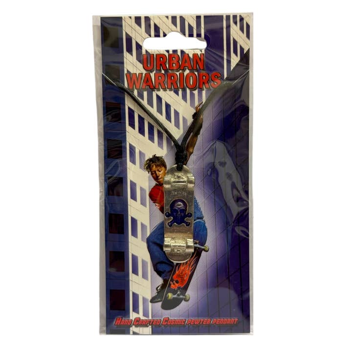 Colar de Estanho com Pingente de Caveira, Skate e Rua (EUA-DDP) por atacado de Myth & Magik - Silver Jewellery Cavern Wholesale