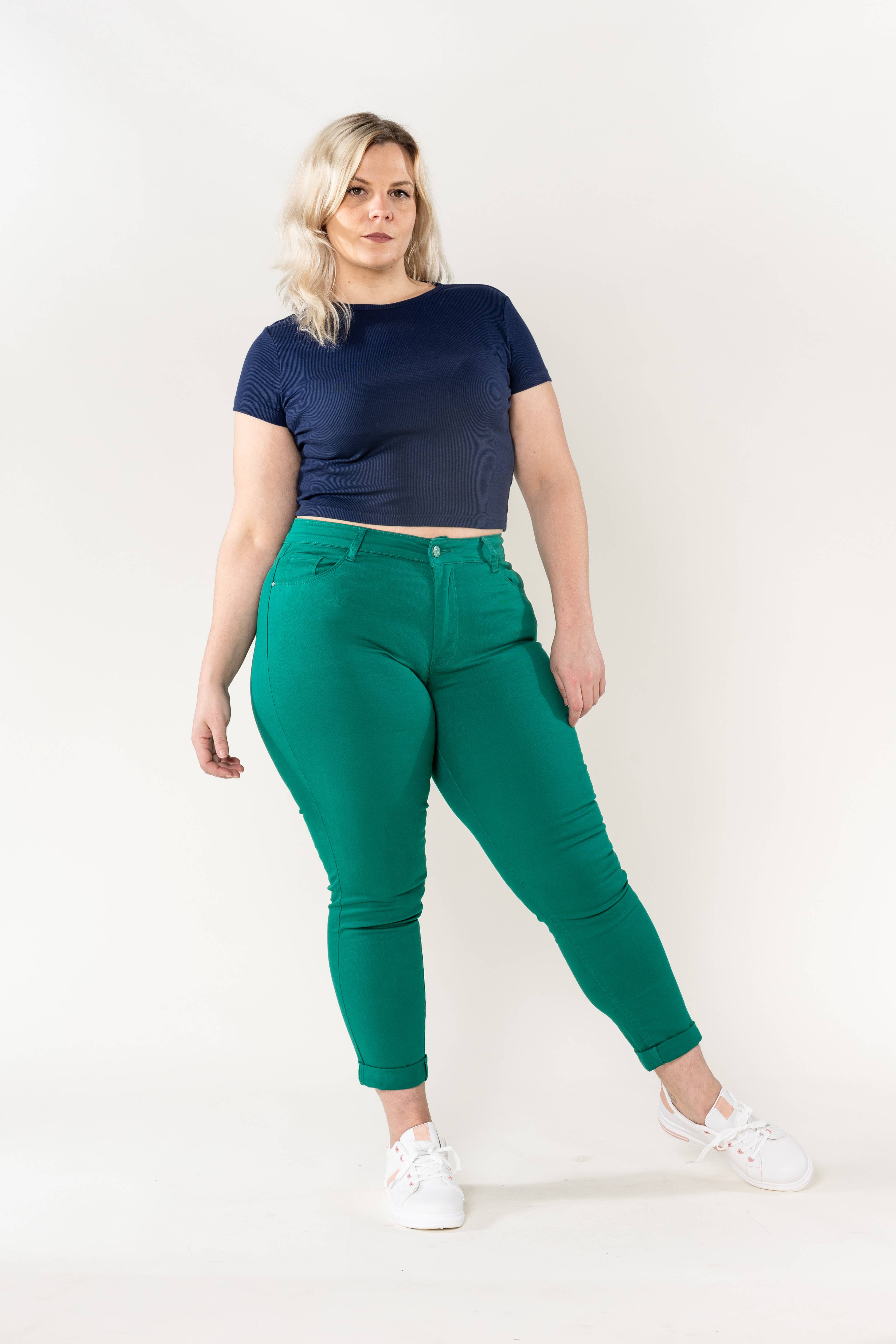 Nina Carter – Calças - Mulher por atacado – Tamanho Plus Curve Plus Tamanho Voltar ao Pescoço P19912