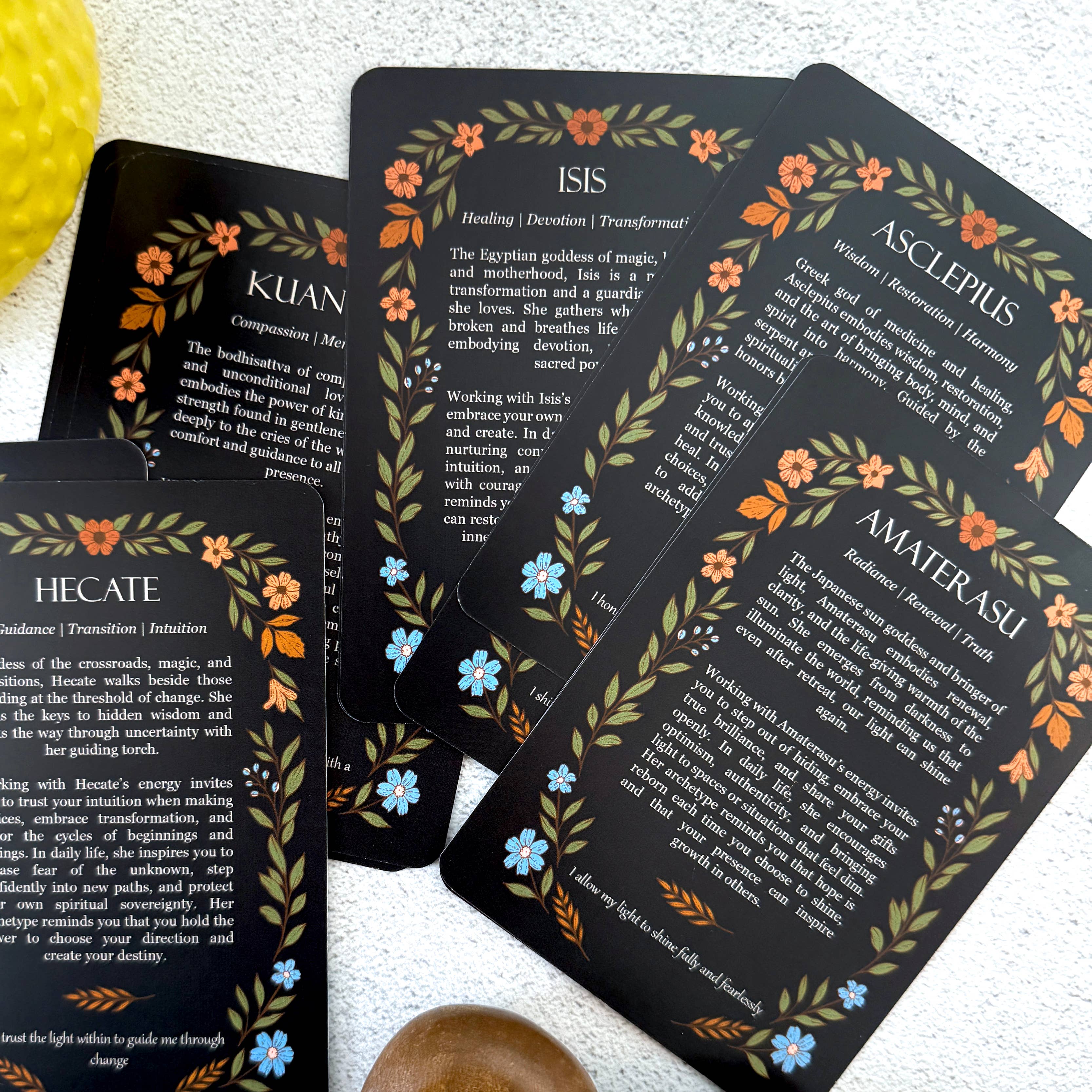 BOUCHETTE & CO. LLC - Vente Cartes de tarot - CARTES ORACLE | Cartes Oracle des Royaumes Mythiques11