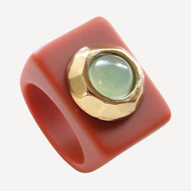 Large terracotta-colored ring with aventurine for wholesale by ÉMOLO
