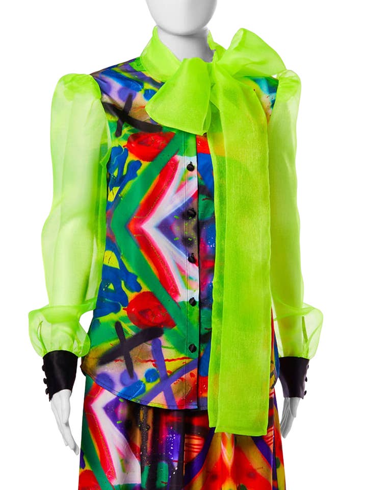 Blouse met strik en graffitiprint voor wholesale door Amy Page DeBlasio