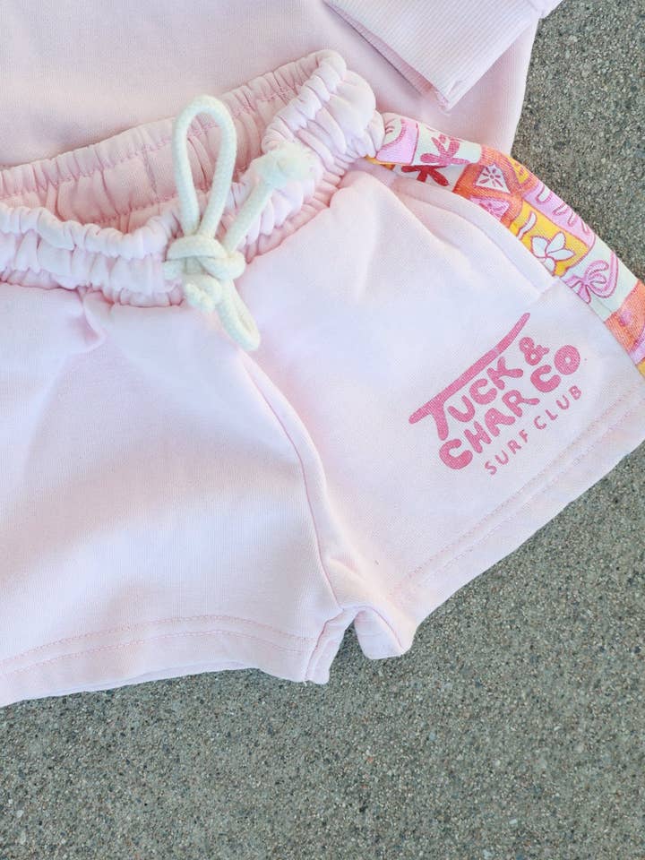Shorts - Filles Rétro Coastal Surf Club (Rose) pour la vente par Tuck & Char Co.