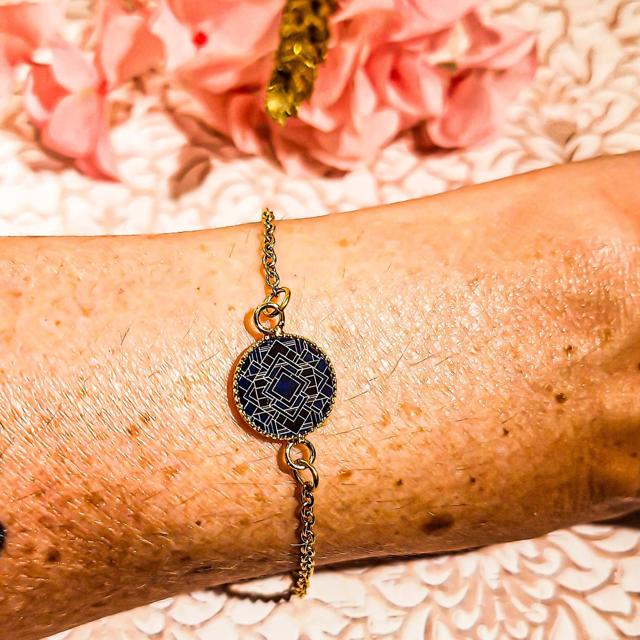 Lydée Déco – wholesale Charm/dangle bracelet – 2 duo flower or art deco bracelets with adjustable chain2