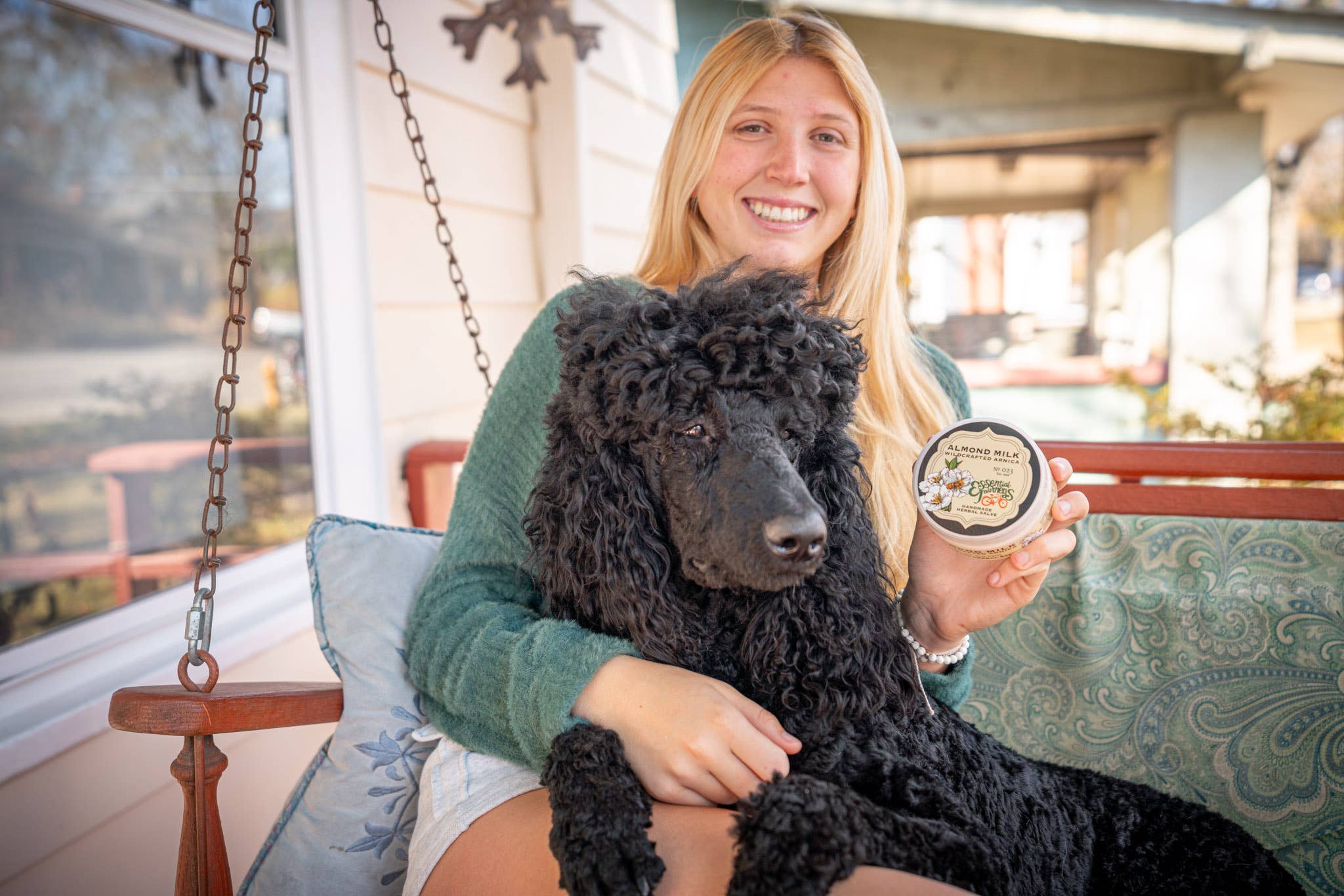 Essential Journeys LLC – Großhandel Heilsalbe/Balsam/Creme – MANDELMILCH Arnica Salve3