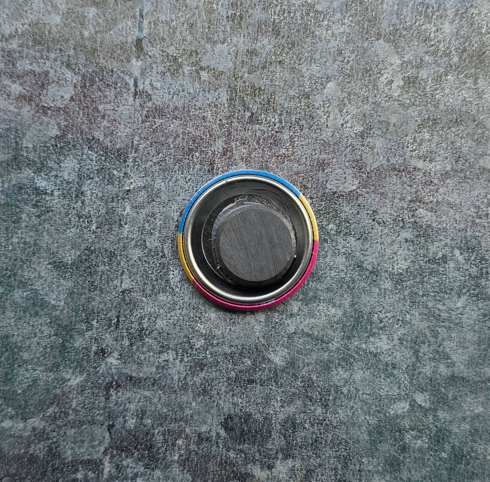 Soulight Rising - Vendita all'ingrosso Spilla da bavero - Bottoni e Magneti con Bandiera dell'Orgoglio LGBTQ+15