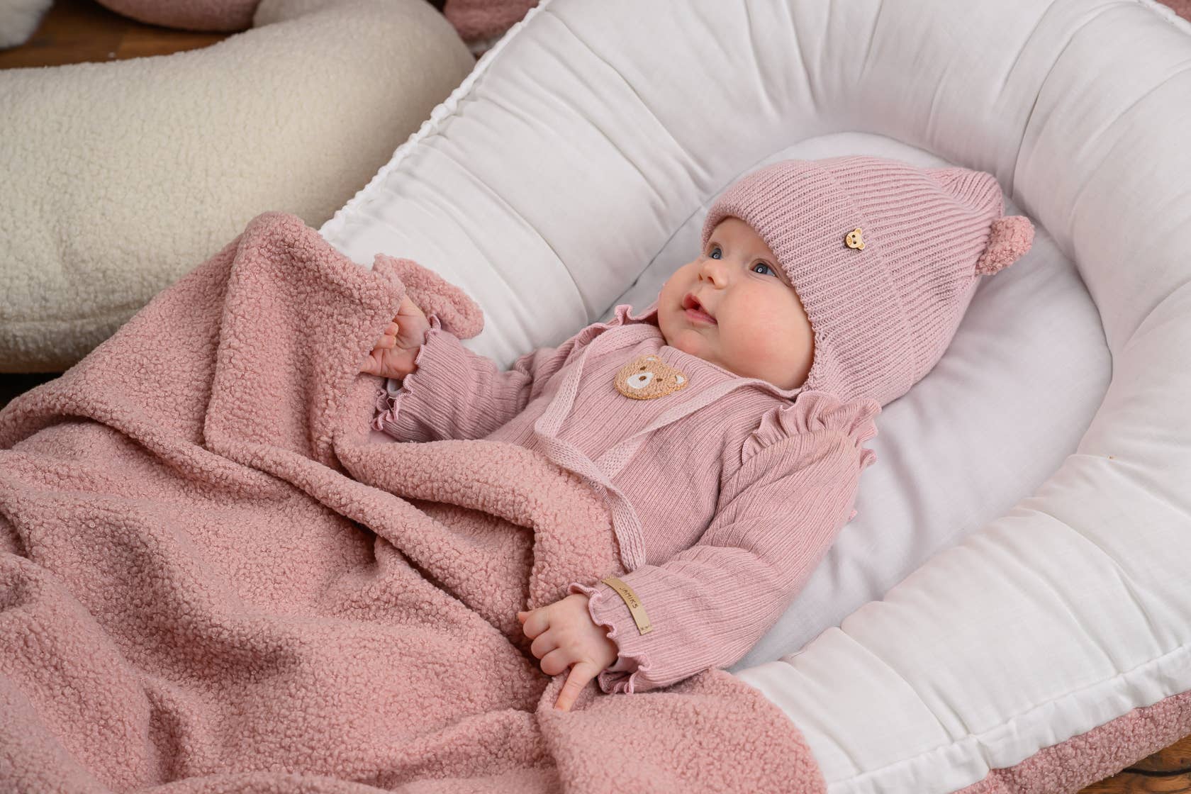 JAMIKS KIDS FASHION Sp. z o.o. Sp.k. - Vendita all'ingrosso Culla - Neonati - Nido per neonati Cocoon SOLAR Boucle rosa6