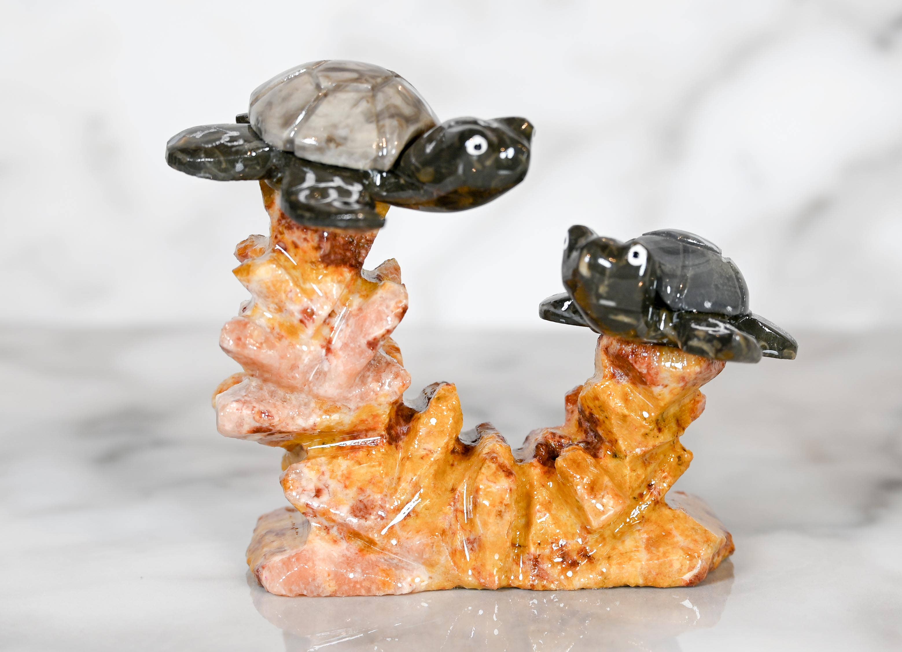 SS handcrafted Art - Wholesale Decorative Figurine - Marble Coral - 2 Turtles 4"0