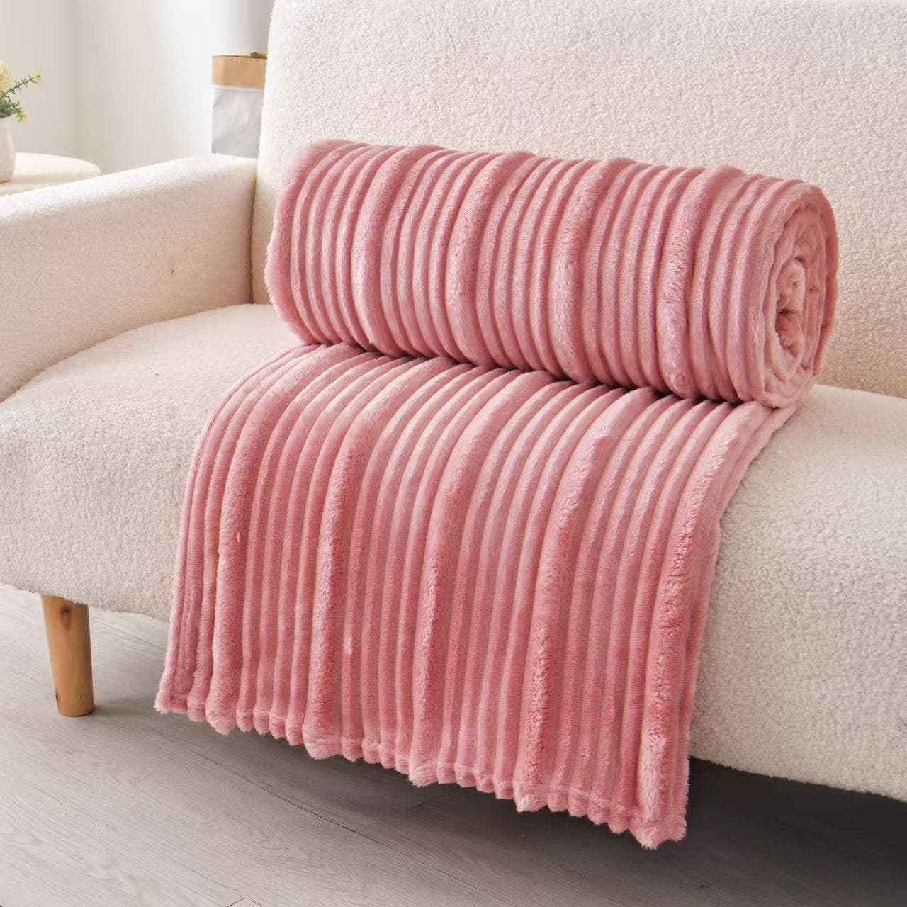 FLUFFERY - Wholesale Throw Blanket - Plush Flunnel Throw – Ultra Soft Ribbed Blanket Texture8