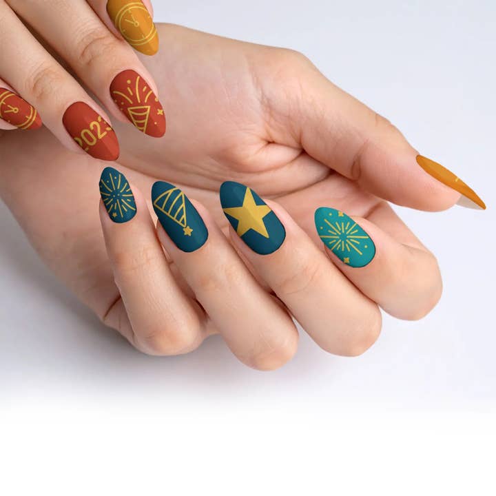 Golden Midnight Reverie New Year Press-On Nails for wholesale by FYNE BODY