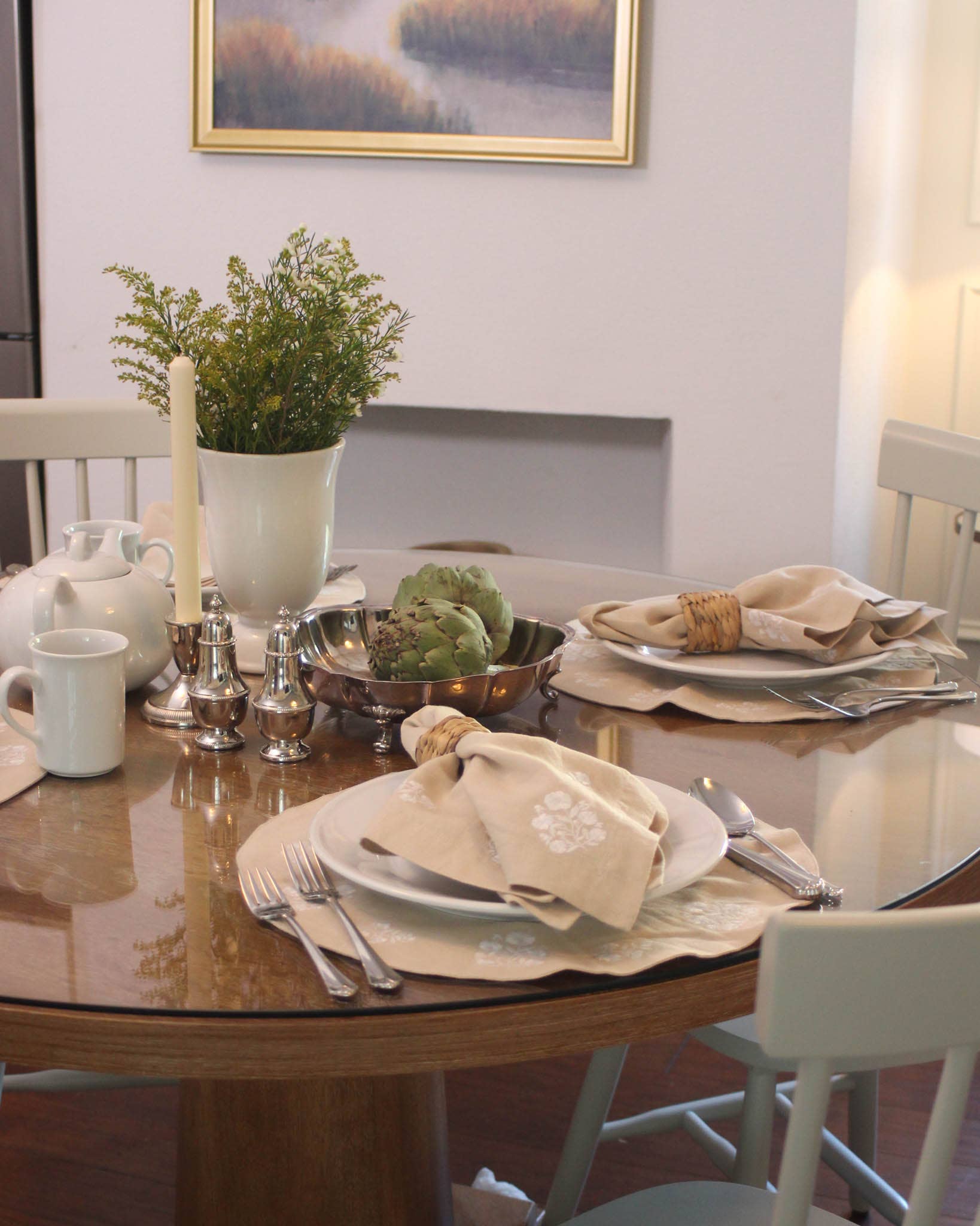 Natural White Embroidered Dinner Napkins in Linen Cotton, Set of Four for wholesale on Faire18