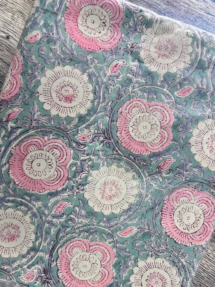 Indischer handgefertigter Blockdruck-Baumwollstoff pro Yard für den Großhandel von The Eastern Loom