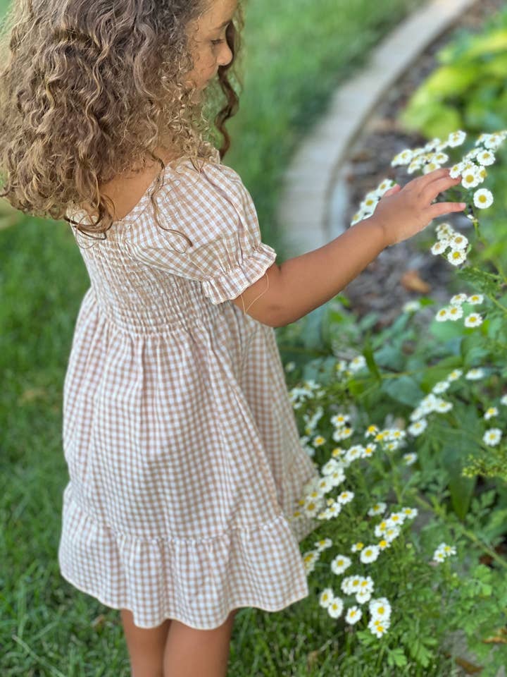 Melt Children's Clothing – Engroshandel Kjole - Børn – Tan Gingham Kjole2