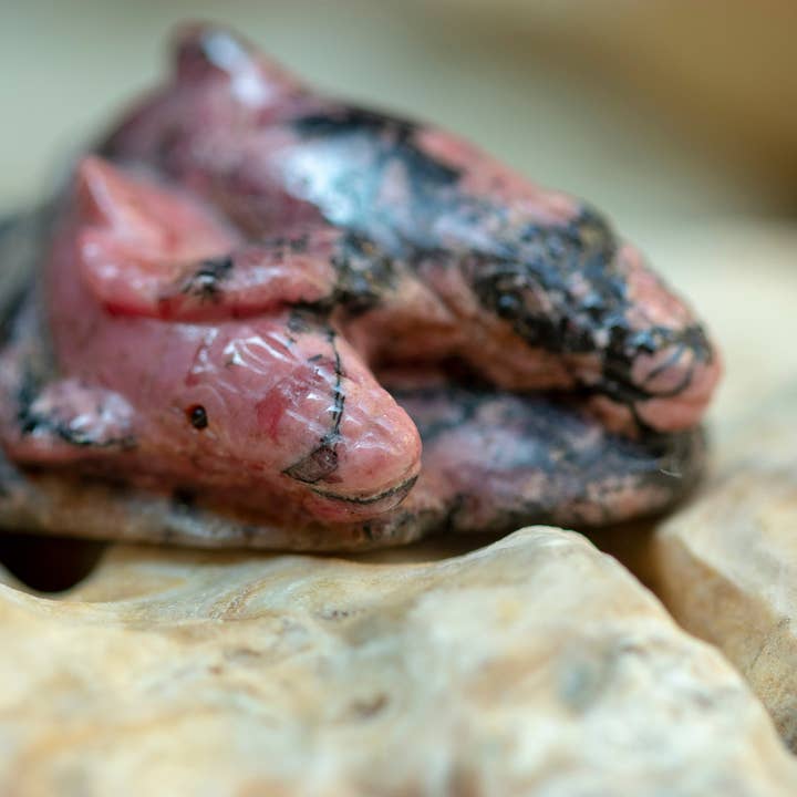 Rhodochrosiet StatueHand gesneden edelstenen VII voor wholesale door Asian Ethnic Art