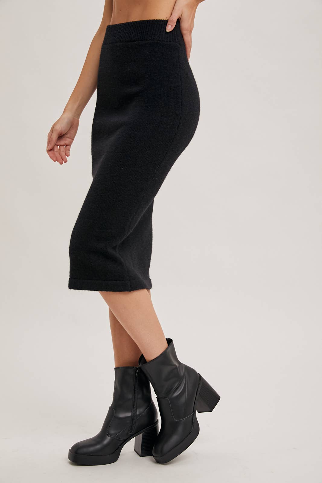 Bluivy – Großhandel Set aus Oberteil und Rock – Damen – Strick-Hoodie und Bleistiftrock Set7